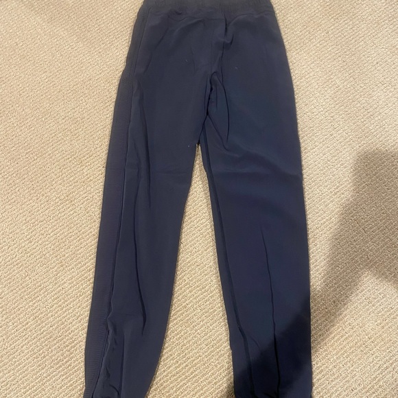 Ivivva pants. Black. Open on the bottom. Very cute and stylish, loose fit - Picture 7 of 13